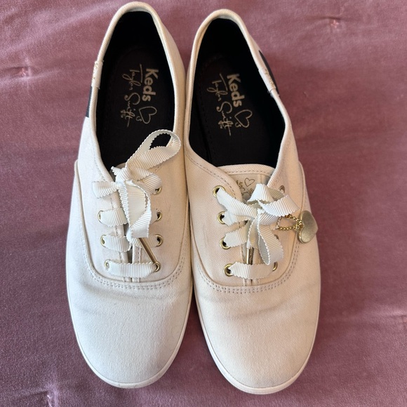 Taylor Swift Keds Canvas Sneakers with Cat Design- Limited Edition - Picture 9 of 9